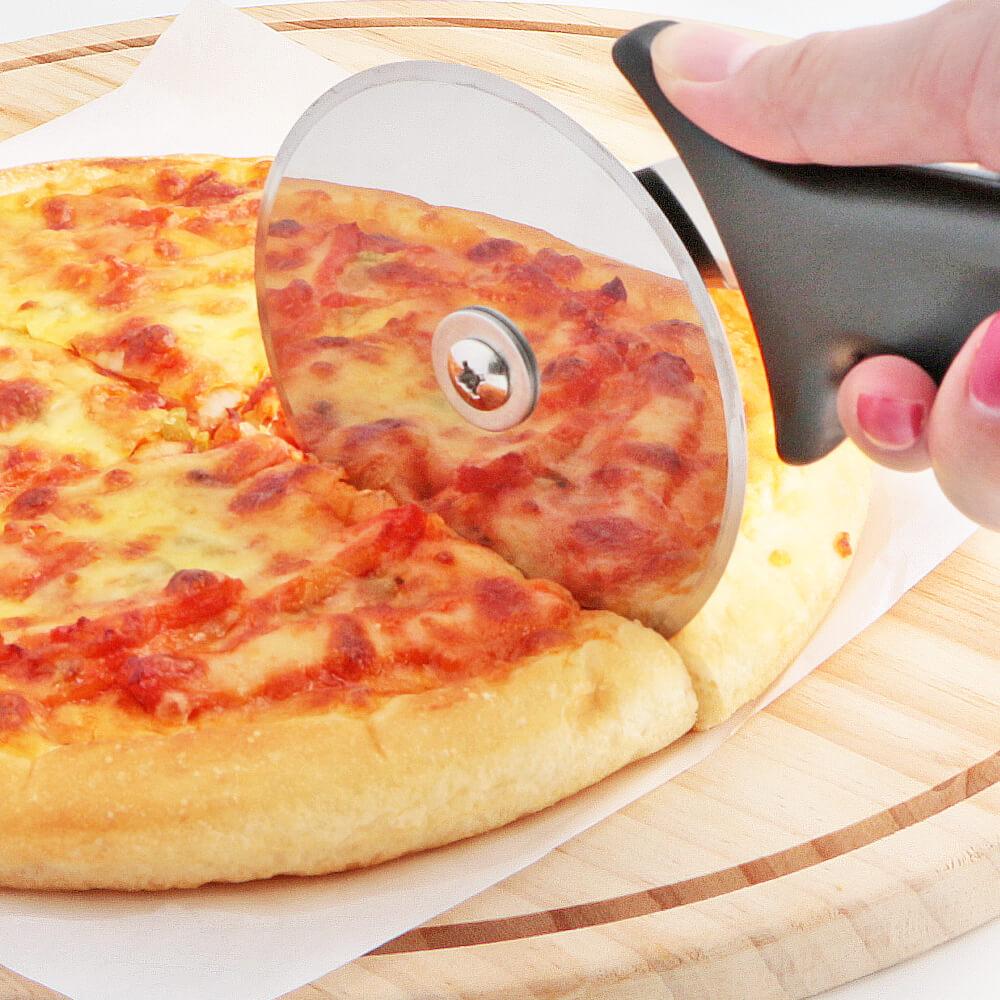 Stainless steel pizza wheel and cutter belt cover, black soft handle